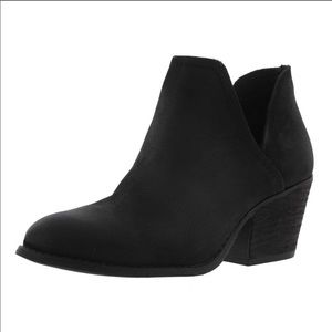 STEVE MADDEN ADELPHIE Black Ankle Booties
